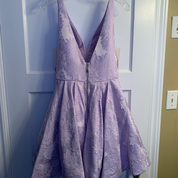 SHERRI HILL PROM DRESS - Picture 2 of 3